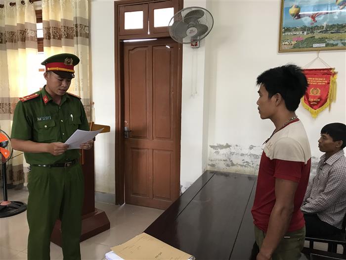 Khởi tố 2 đối tượng khai thác cát trái phép trên sông Lam