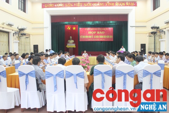 Tại buổi họp báo