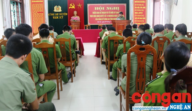 Toàn cảnh Hội nghị.