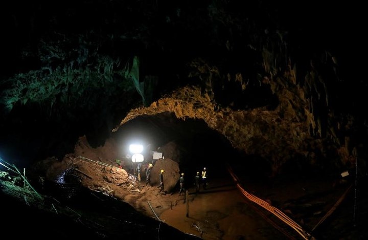 Hành trình thần kỳ giải cứu đội bóng nhí Thái Lan