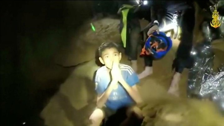 Rất may, không có bất kỳ thành viên nào của đội bóng bị nguy hiểm đến tính mạng.