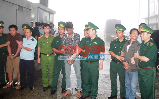 Các đối tượng bị lực lượng liên ngành bắt giữ