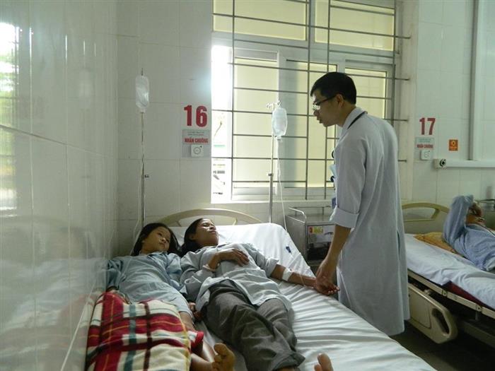 Ăn nấm rừng, 4 người ngộ độc phải cấp cứu