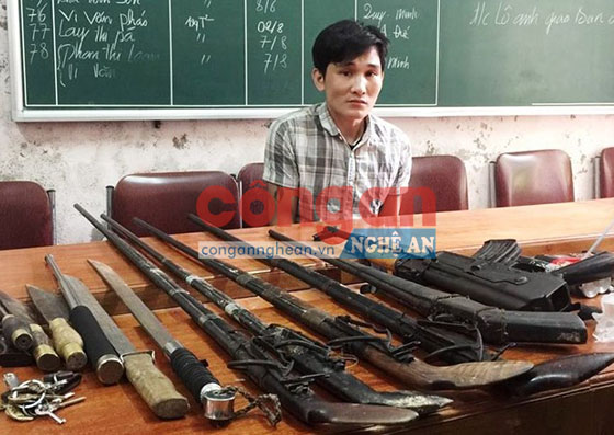 Đối tượng và số vũ khí “nóng” dùng để chống trả lực lượng chức năng được phát hiện trong quá trình bắt giữ