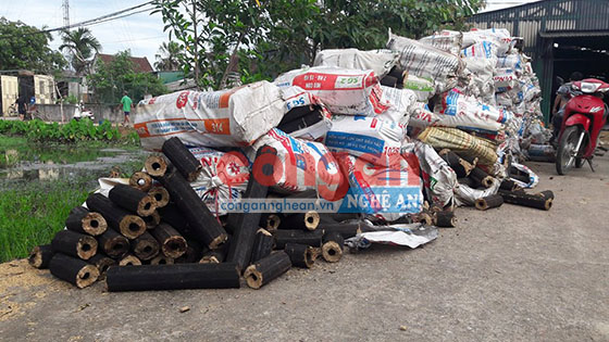 Cháy nhà xưởng sản xuất củi trấu