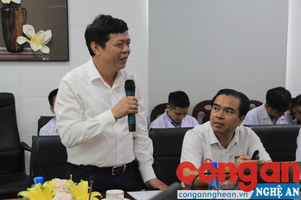 Lãnh đạo Sở y tế Nghệ An phát biểu, đánh giá những nổ lực trong thời gian qua của Bệnh viện TP Vinh sau khi tự chủ tài chính