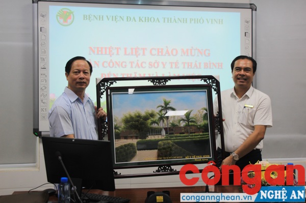 Và đại diện lãnh đạo Bệnh viện TP Vinh