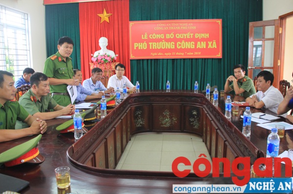 Toàn cảnh buổi trao quyết định