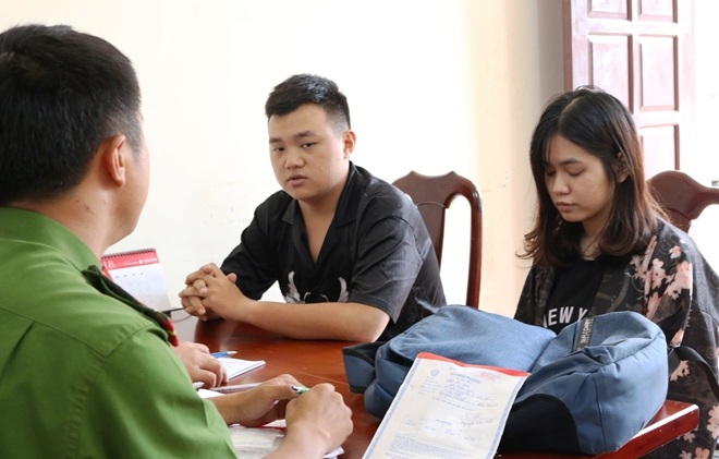 Hai đối tượng Kiên và Phương tại cơ quan điều tra