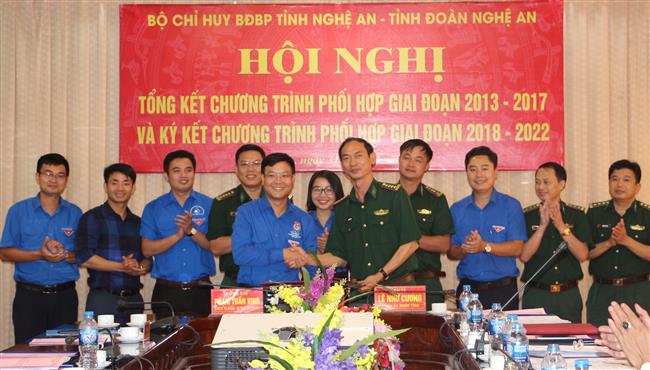 Phát huy vai trò xung kích trong tham gia xây dựng và bảo vệ Tổ quốc