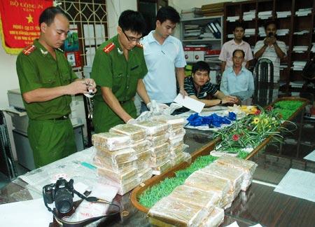 Tháng cao điểm: Bắt gần 4 nghìn đối tượng phạm tội về ma tuý