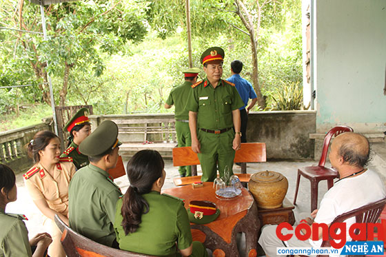Đẩy mạnh triển khai 'Năm dân vận chính quyền' 2018