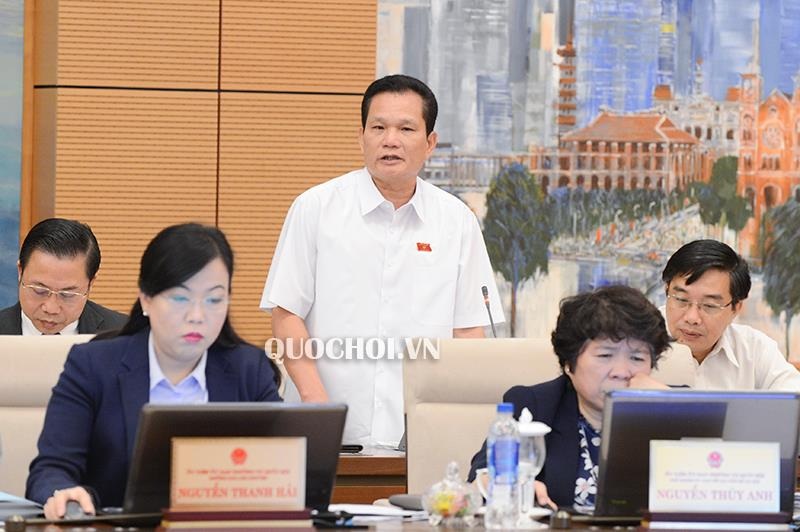 Đại biểu Quốc hội Bùi Sỹ Lợi đặt câu hỏi chất vấn