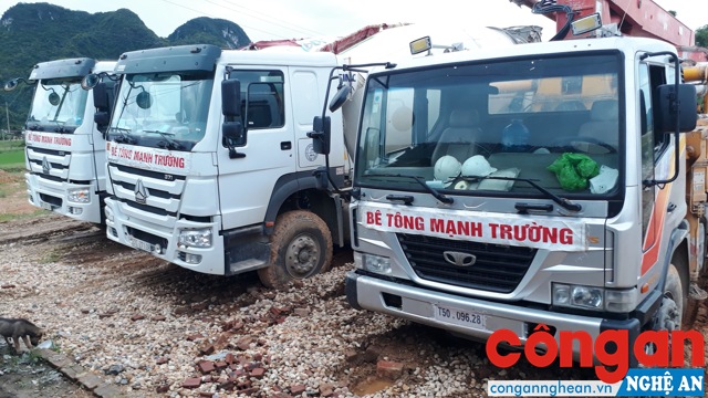 Dàn xe vận chuyển bê tông tươi của Công ty TNHH Mạnh Trường