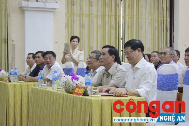 Các đại biểu tham dự chương trình