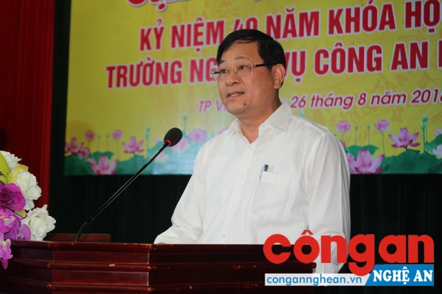 Đại tá Nguyễn Hữu Cầu, Ủy viên BTV Tỉnh ủy, Bí thư Đảng ủy, Giám đốc Công an tỉnh phát biểu tại chương trình...
