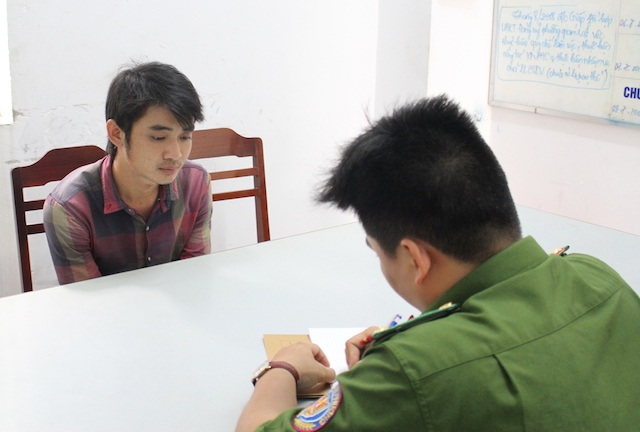 CẢNH GIÁC: Nhân viên giao gas 'kiêm' kẻ cắp chung cư