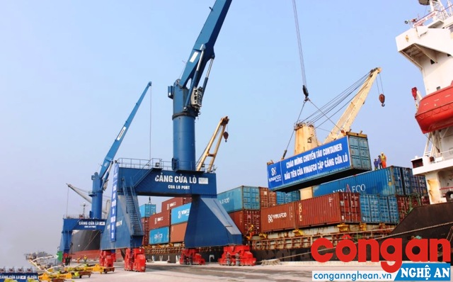 Đẩy mạnh phát triển thương mại - dịch vụ