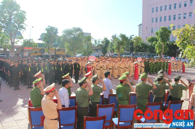 Toàn cảnh buổi lễ ra quân