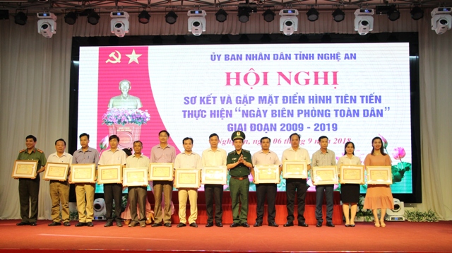 13 cá nhân được BTL BĐBP tặng Kỷ niệm chương 