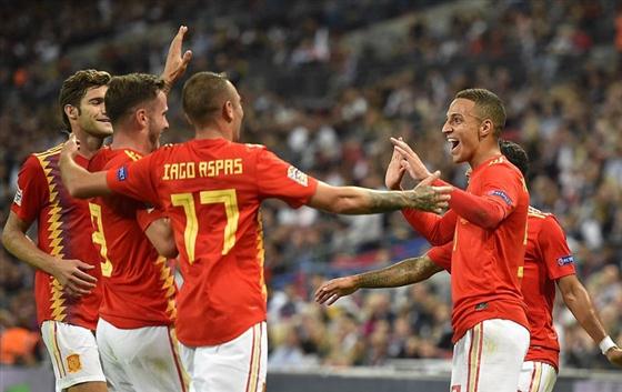 Tây Ban Nha đánh bại 'Tam sư' ngay tại Wembley