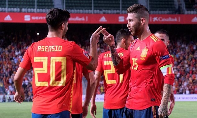Tây Ban Nha - Croatia: Vùi dập đương kim á quân