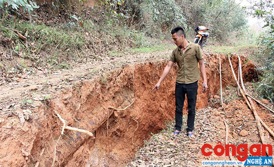 Vết nứt trên núi xuất hiện từ tháng 3/2018