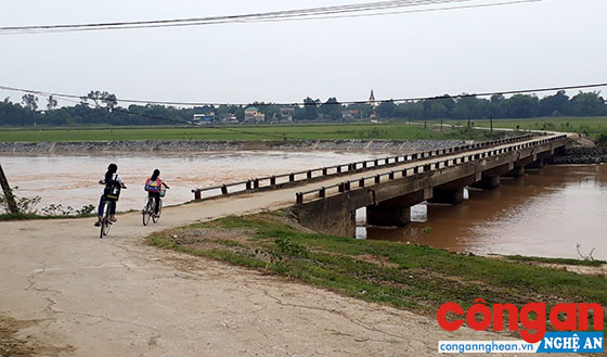 Dự án xây dựng cơ sở hạ tầng khu tái định cư cho các hộ dân bị thiên tai, sạt lở đất “dậm chân tại chỗ” khiến nhiều hộ dân khốn đốn