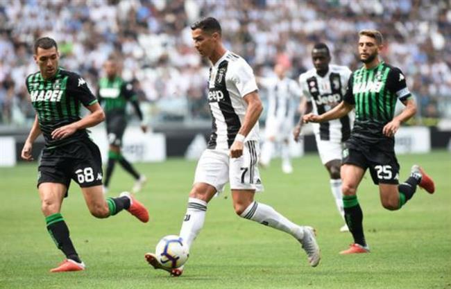Juventus & Sassuolo: CR7 dứt cơn khát