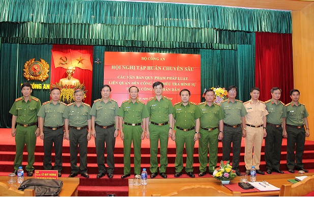 Các đại biểu tham dự Hội nghị.