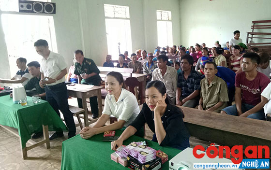 Tuyên truyền, phổ biến, giáo dục pháp luật cho 389 lượt người dân biên giới