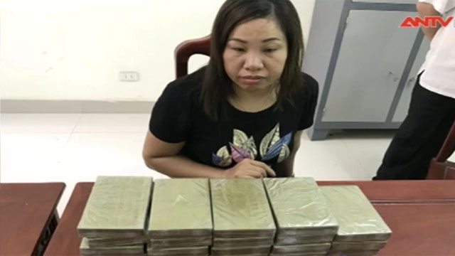 Bắt vụ vận chuyển 24 bánh heroin