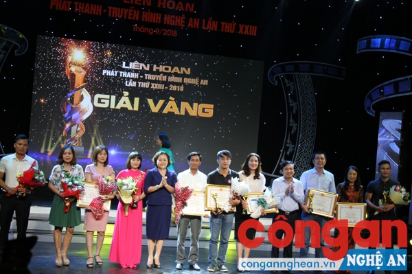 &nbsp;Trao giải cho các tác giả có tác phẩm phát thanh, truyền hình đạt giải Vàng