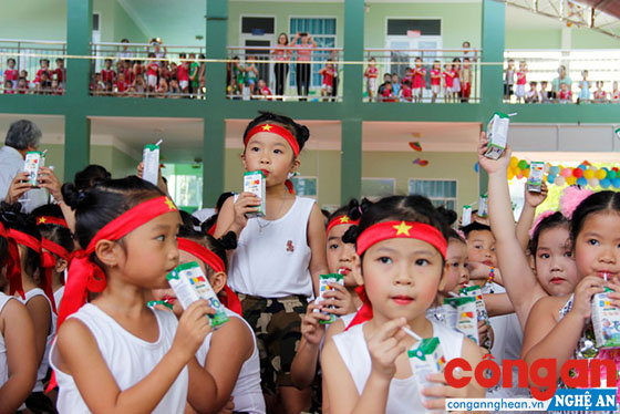 Tiếp tục triển khai Chương trình Sữa học đường tại Nghệ An giai đoạn 2018 - 2020