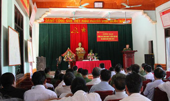 Diễn đàn đã thu hút hàng trăm quần chúng nhân dân tham dự