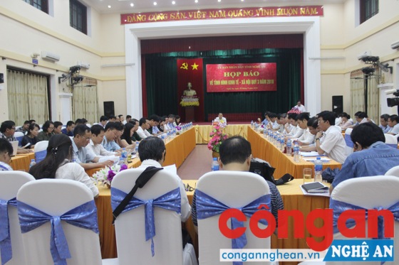 Toàn cảnh buổi họp báo