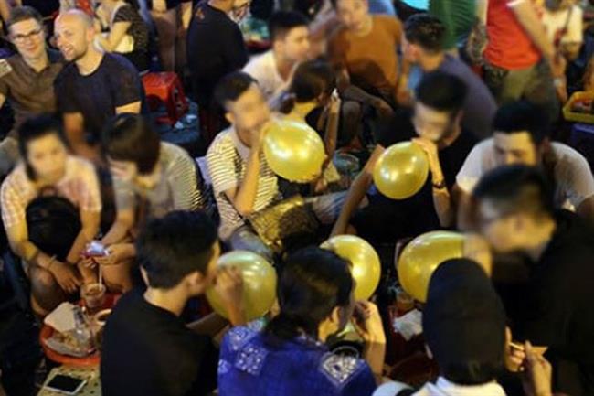 Người sử dụng bóng cười có thể dẫn đến phụ thuộc và tử vong