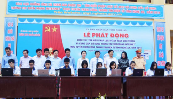 Lễ phát động Cuộc thi 'Tìm hiểu pháp luật về ATGT và cung cấp, sử dụng thông tin trên mạng internet'