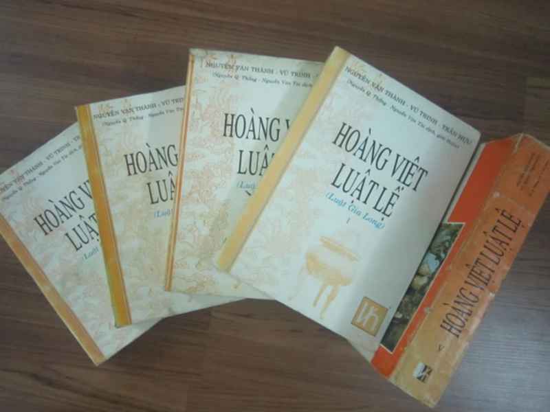 Sách về Hoàng Việt luật lệ (bộ luật Gia Long). Ảnh: Lịch sử Pháp luật Việt Nam.