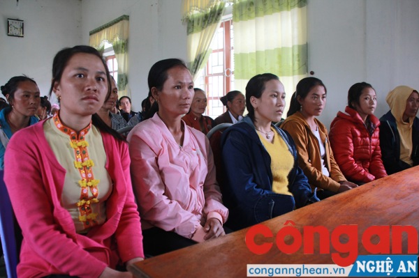 Đông đảo các hội viên hội phụ xã Na Ngoi đến dự