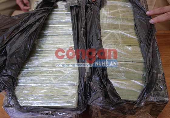Tang vật 30 bánh hêrôin
