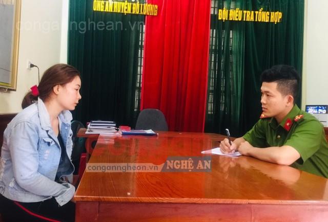Hai anh em họ rủ nhau buôn bán pháo