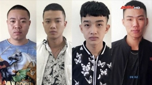 Ném xăng, chất bẩn khủng bố tinh thần con nợ