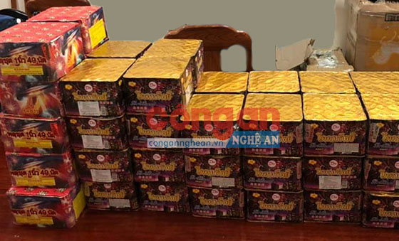 Bắt xe khách vận chuyển 67 kg pháo