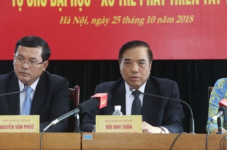 Hiệu trưởng Trường ĐH Ngoại thương Bùi Anh Tuấn - Ảnh: Báo điện tử Đảng Cộng sản