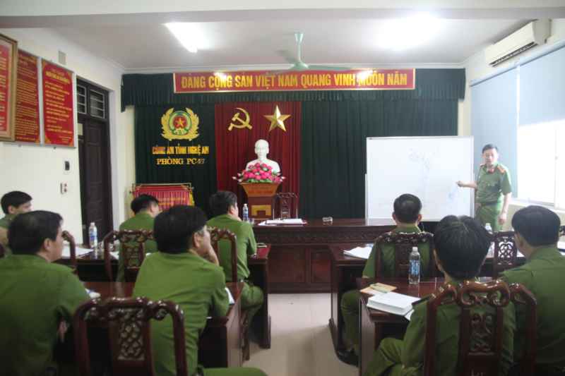 Họp ban chuyên án