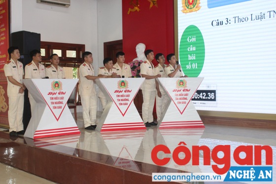 3 đội thi tranh tài qua 3 phần thi