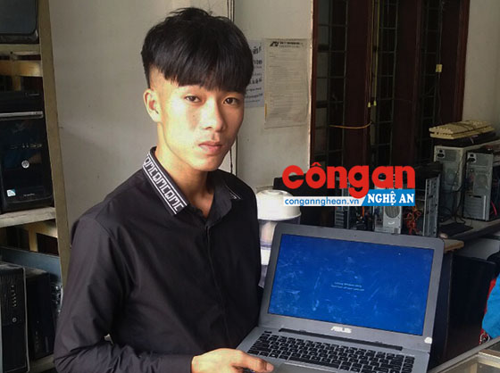 Đến dự sinh nhật bạn, trộm luôn điện thoại và máy tính