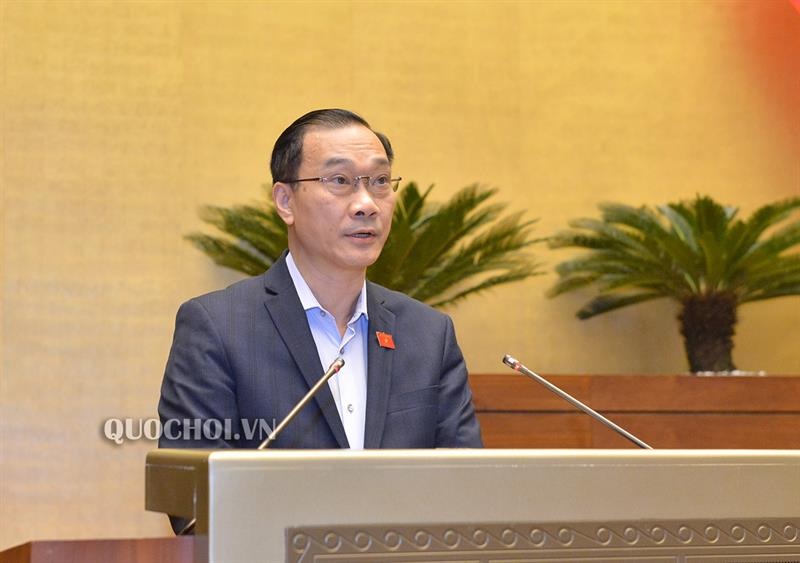 Chủ nhiệm Ủy ban Kinh tế Vũ Hồng Thanh trình bày Báo cáo giải trình, tiếp thu, chỉnh lý dự thảo Nghị quyết về kế hoạch phát triển kinh tế - xã hội năm 2019
