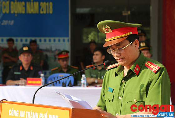 Đồng chí Đại tá Nguyễn Mạnh Hùng – Phó Giám đốc Công an tỉnh Nghệ An nhận xét, đánh giá kết quả huấn luyện
